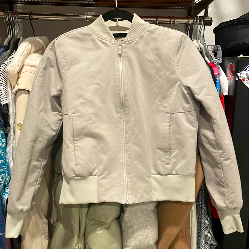 Lululemon Puffer Jacket Size 4